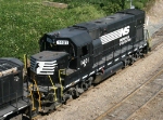 NS 1401 is one of 3 units on a local switch job